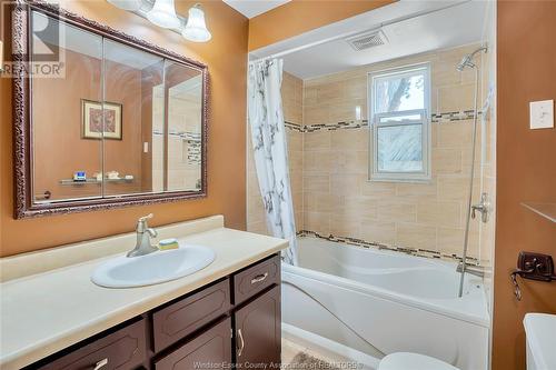 1418 Pillette Road, Windsor, ON - Indoor Photo Showing Bathroom