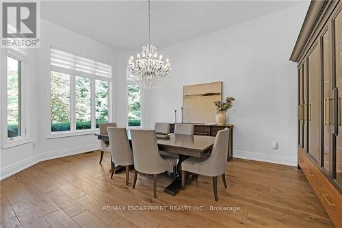 2642 Bluffs Way, Burlington, ON - Indoor Photo Showing Dining Room