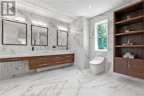 2642 Bluffs Way, Burlington, ON - Indoor Photo Showing Bathroom