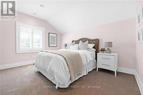 2642 Bluffs Way, Burlington, ON - Indoor Photo Showing Bedroom