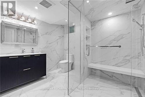 2642 Bluffs Way, Burlington, ON - Indoor Photo Showing Bathroom