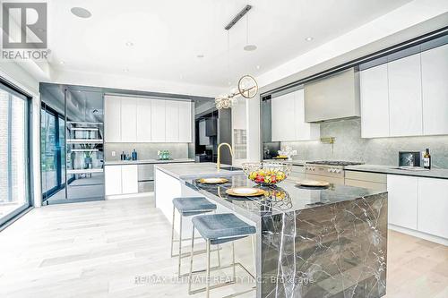 4 Burleigh Heights Drive, Toronto (Bayview Village), ON - Indoor Photo Showing Kitchen With Upgraded Kitchen