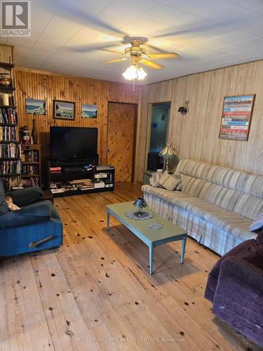 Lot 160 Snake Island, Georgina Islands (Snake Island), ON - Indoor Photo Showing Living Room