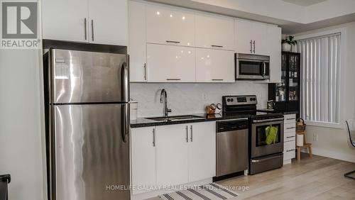 337 - 28 Prince Regent Street, Markham, ON - Indoor Photo Showing Kitchen With Stainless Steel Kitchen With Double Sink With Upgraded Kitchen