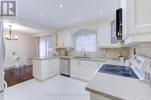 358 Woodlawn Crescent, Milton (Bronte Meadows), ON - Indoor Photo Showing Kitchen