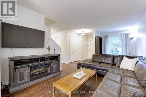 358 Woodlawn Crescent, Milton (Bronte Meadows), ON - Indoor Photo Showing Living Room