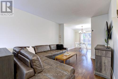 358 Woodlawn Crescent, Milton (Bronte Meadows), ON - Indoor Photo Showing Living Room