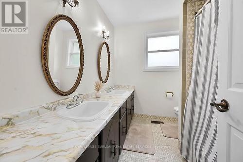 1929 Fieldgate Drive, Burlington (Tyandaga), ON - Indoor Photo Showing Bathroom