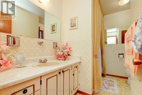 42 Mallard Crescent, Brampton (Central Park), ON - Indoor Photo Showing Bathroom