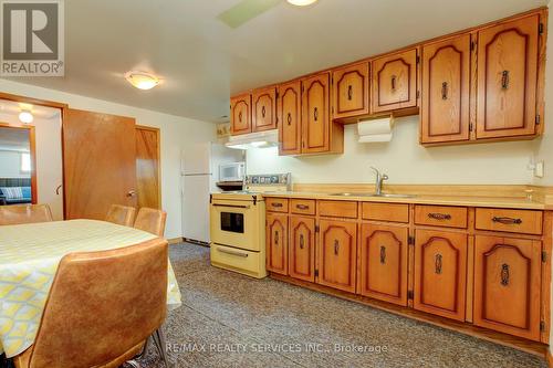 42 Mallard Crescent, Brampton (Central Park), ON - Indoor Photo Showing Kitchen