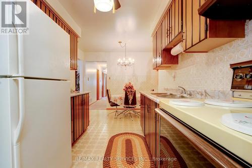 42 Mallard Crescent, Brampton (Central Park), ON - Indoor Photo Showing Kitchen With Double Sink