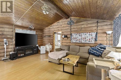 378 Lakeshore Dr, Sault Ste. Marie, ON - Indoor Photo Showing Living Room