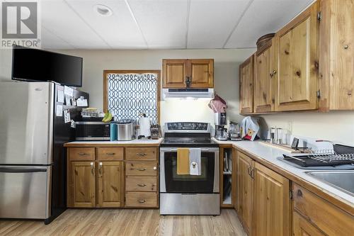 378 Lakeshore Dr, Sault Ste. Marie, ON - Indoor Photo Showing Kitchen