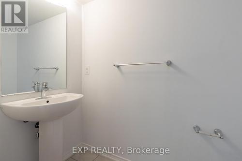 7711 Redbud Lane, Niagara Falls, ON - Indoor Photo Showing Bathroom