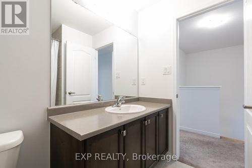 7711 Redbud Lane, Niagara Falls, ON - Indoor Photo Showing Bathroom