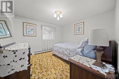 132 Martin Street, Richmond, ON - Indoor Photo Showing Bedroom