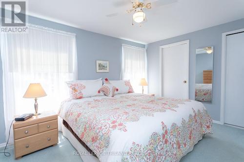 32 Vincent Crescent, London, ON - Indoor Photo Showing Bedroom