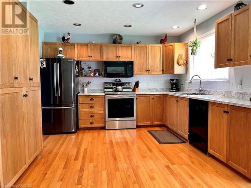 315416 Highway 6, Chatsworth (Twp), ON - Indoor Photo Showing Kitchen