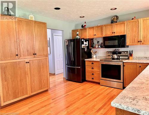 315416 Highway 6, Chatsworth (Twp), ON - Indoor Photo Showing Kitchen