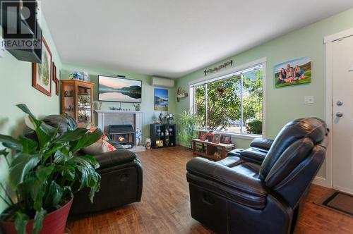 2052 Atkinson Street, Penticton, BC - Indoor Photo Showing Living Room With Fireplace