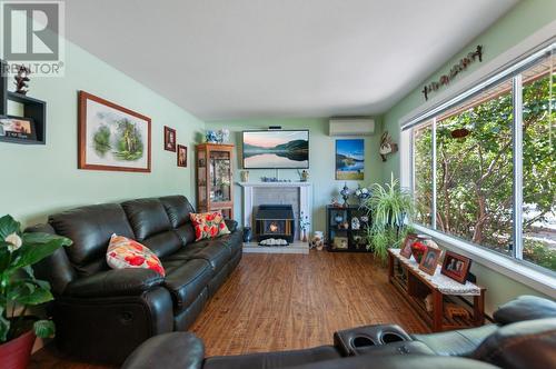 2052 Atkinson Street, Penticton, BC - Indoor Photo Showing Living Room With Fireplace