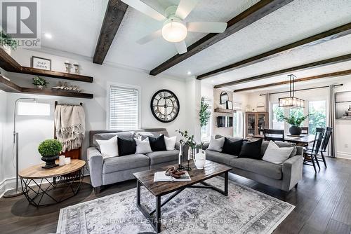 21750 Brunon Avenue, Scugog (Port Perry), ON - Indoor Photo Showing Living Room