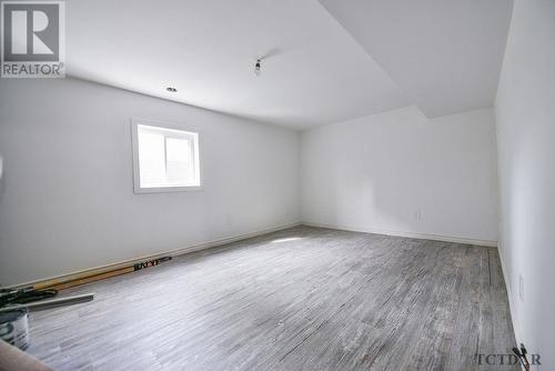 137 Elm St S, Timmins, ON - Indoor Photo Showing Other Room