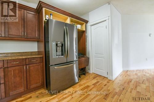 137 Elm Street S, Timmins (Timmins South - East), ON - Indoor Photo Showing Kitchen