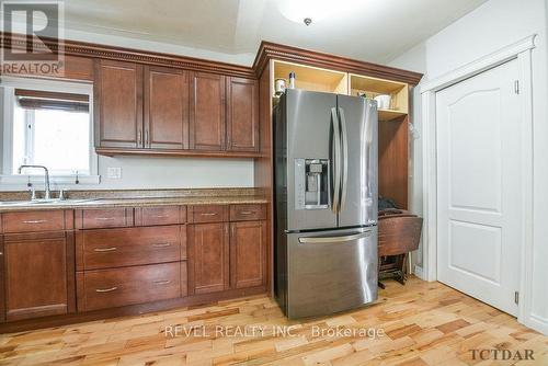 137 Elm Street S, Timmins (Timmins South - East), ON - Indoor Photo Showing Kitchen