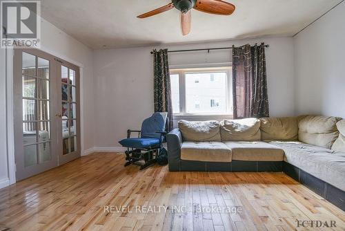 137 Elm Street S, Timmins (Timmins South - East), ON - Indoor Photo Showing Living Room