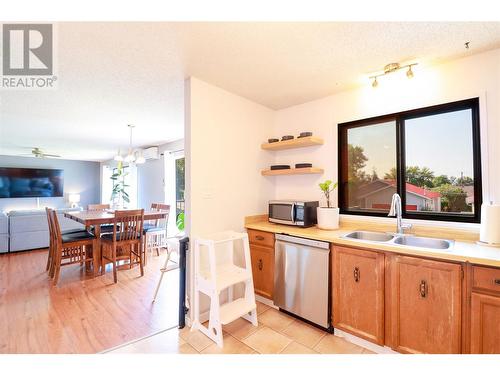 115 Phoenix Avenue, Penticton, BC - Indoor Photo Showing Kitchen With Double Sink