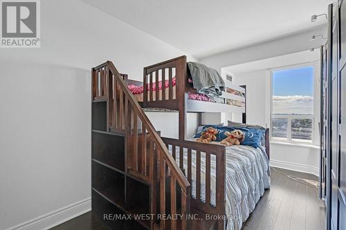 1 - 1 Lee Centre Drive, Toronto (Woburn), ON - Indoor Photo Showing Bedroom