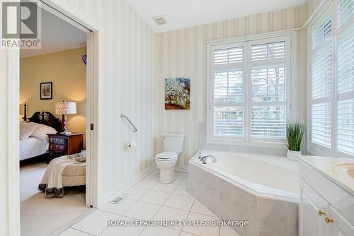 26 - 2175 Stavebank Road, Mississauga, ON - Indoor Photo Showing Bathroom