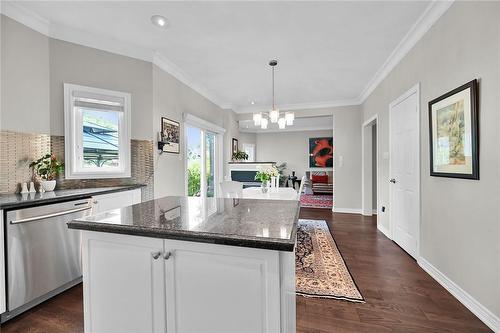 1151 Lockhart Road, Burlington, ON - Indoor Photo Showing Kitchen