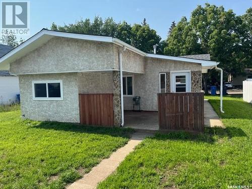 652 102Nd Street, North Battleford, SK - Outdoor