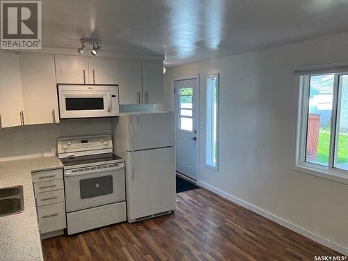 652 102Nd Street, North Battleford, SK - Indoor Photo Showing Kitchen