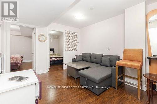 5816 Gant Crescent E, Mississauga (East Credit), ON - Indoor Photo Showing Living Room