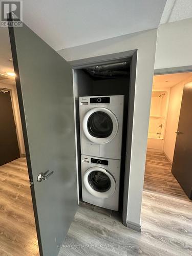 B03 - 275 Larch Street, Waterloo, ON - Indoor Photo Showing Laundry Room