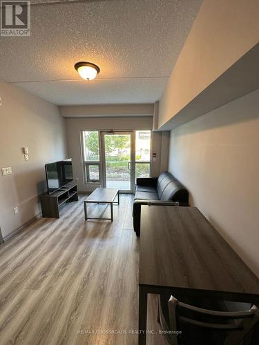 B03 - 275 Larch Street, Waterloo, ON - Indoor Photo Showing Living Room