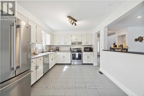 9 Culligan Crescent, Thorold (Confederation Heights), ON - Indoor Photo Showing Kitchen