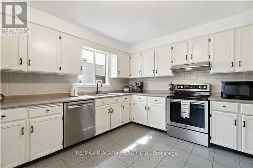 9 Culligan Crescent, Thorold (Confederation Heights), ON - Indoor Photo Showing Kitchen