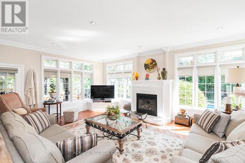 757 Vernon Place, Hamilton (Ancaster), ON - Indoor Photo Showing Living Room With Fireplace