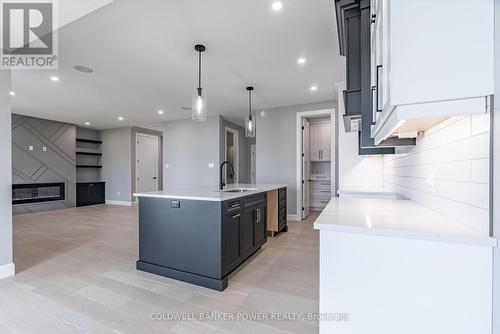 2688 Heardcreek Trail, London, ON - Indoor Photo Showing Kitchen