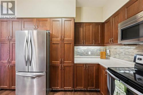 301 - 400 William Graham Drive, Aurora, ON - Indoor Photo Showing Kitchen With Stainless Steel Kitchen