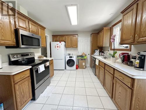 3240 Askin Avenue Unit# Main, Windsor, ON - Indoor Photo Showing Kitchen