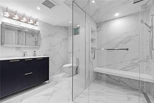 2642 Bluffs Way, Burlington, ON - Indoor Photo Showing Bathroom