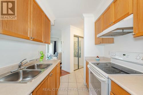 3406 - 4 Dayspring Circle, Brampton (Goreway Drive Corridor), ON - Indoor Photo Showing Kitchen With Double Sink