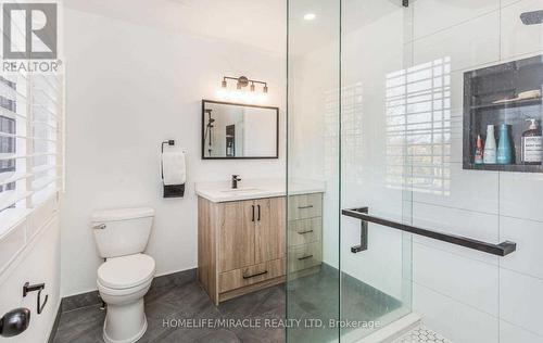 1 Pali Drive, Brampton (Vales Of Castlemore), ON - Indoor Photo Showing Bathroom