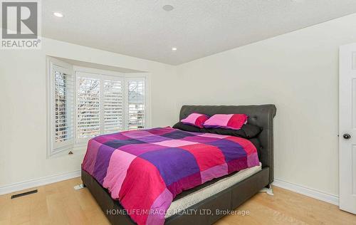 1 Pali Drive, Brampton (Vales Of Castlemore), ON - Indoor Photo Showing Bedroom