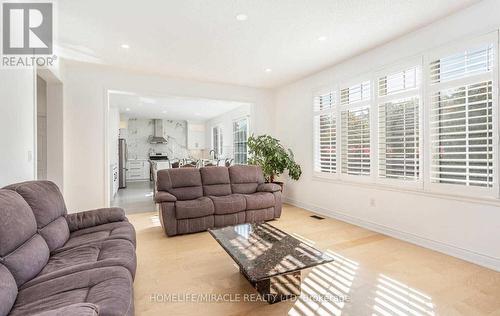 1 Pali Drive, Brampton (Vales Of Castlemore), ON - Indoor Photo Showing Living Room